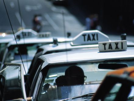 タクシードライバー・ハイヤー運転手の違い・仕事内容