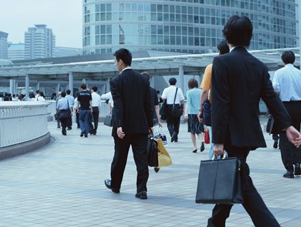 インターンシップとは？給料は出る？｜メリットは就活に有利になること