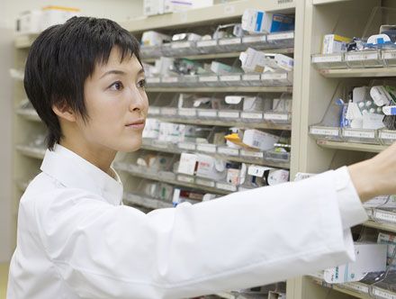 薬剤師資格を取得するメリット｜就職や転職に有利？