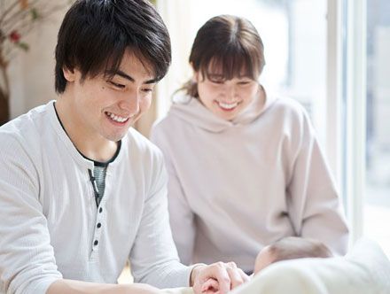 男性育休義務化はいつから｜男性育休の期間やメリットとデメリットを解説