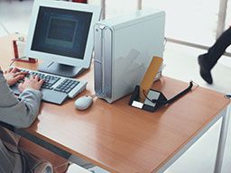 (有)データクリエイト (有)データクリエイト