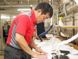 新日本ウエックス 株式会社 ■衣類のレンタルクリーニング業 新日本ウエックス 株式会社 ■衣類のレンタルクリーニング業
