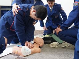 ユニティガードシステム株式会社 ■創立55年 総合ビル管理業・警備業 ユニティガードシステム株式会社 ■創立55年 総合ビル管理業・警備業
