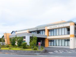 医療法人沖縄徳洲会 介護老人保健施設あじさい 医療法人沖縄徳洲会 介護老人保健施設あじさい