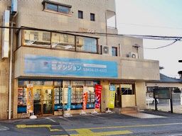 株式会社デシジョン 株式会社デシジョン