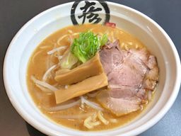 乃木坂 まる彦ラーメン 乃木坂 まる彦ラーメン