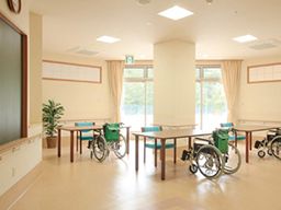 医療法人社団秀仁会 介護老人保健施設日の出さくら 医療法人社団秀仁会 介護老人保健施設日の出さくら