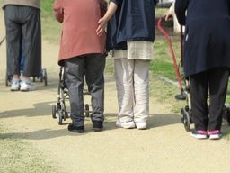 デイ100(いちまるまる)総持寺 デイ100(いちまるまる)総持寺