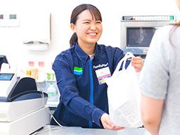 ファミリーマート 武蔵小杉駅北口店 ファミリーマート 武蔵小杉駅北口店