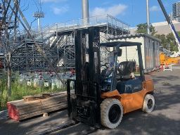 松崎運輸有限会社 松崎運輸有限会社