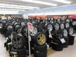 【中古タイヤ・ホイール買取販売店】アップライジング 【中古タイヤ・ホイール買取販売店】アップライジング