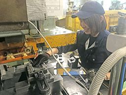 株式会社製作所穂積 株式会社製作所穂積