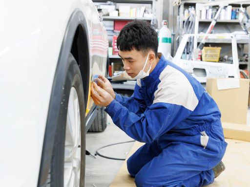 カーセブンまごころ鈑金館　三郷店