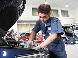 株式会社初石鈑金/【自動車の鈑金スタッフ】未経験歓迎◆経験者優遇