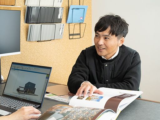 株式会社　アカラ