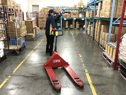株式会社トワード 福岡低温物流センター センター課 株式会社トワード 福岡低温物流センター センター課