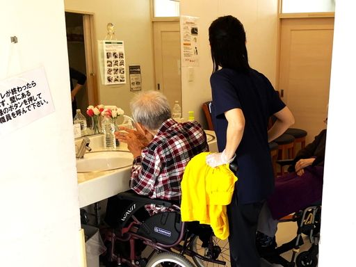 株式会社ワイエムサービス　ファミエール湊の社
