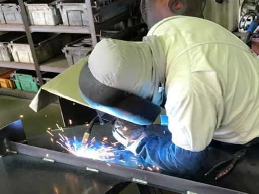 株式会社大木工業/工場内の溶接工