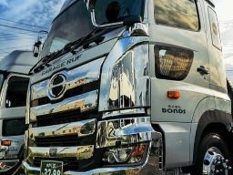 株式会社BONDS　ロータス茨城・ガレージルーフ