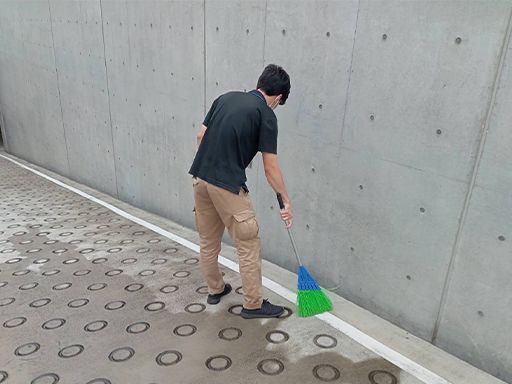 沖産業　株式会社