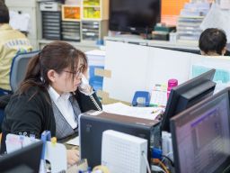 セキトランスシステム　株式会社