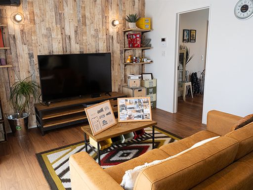 株式会社　アカラ