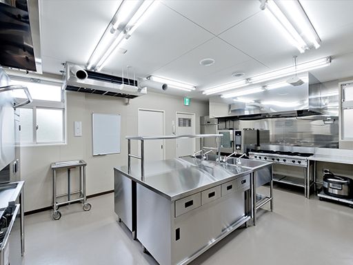 下野市立石橋中学校　給食室（運営：シダックス大新東ヒューマンサービス株式会社）