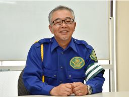 【☆全員面接☆】同業も羨む隊員第一の気配り！未経験OK◆年齢不問◆年2回のミニボーナスもあり！！ 道路工事などの交通誘導スタッフ