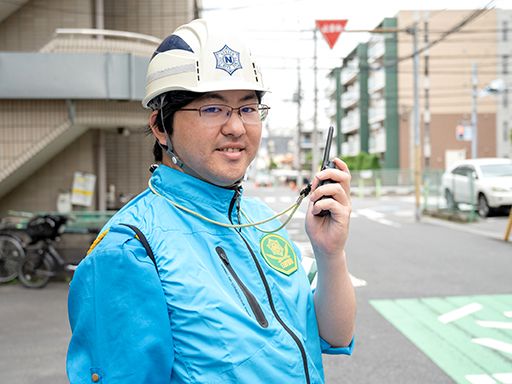 【☆全員面接☆】同業も羨む隊員第一の気配り！未経験OK◆年齢不問◆年2回のミニボーナスもあり！！ 道路工事などの交通誘導スタッフ