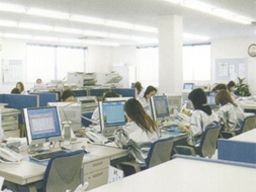 株式会社　ワイエム紙販