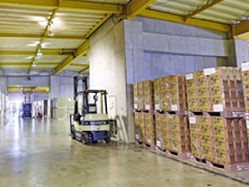 主要道からも近く多方面から通える好立地♪